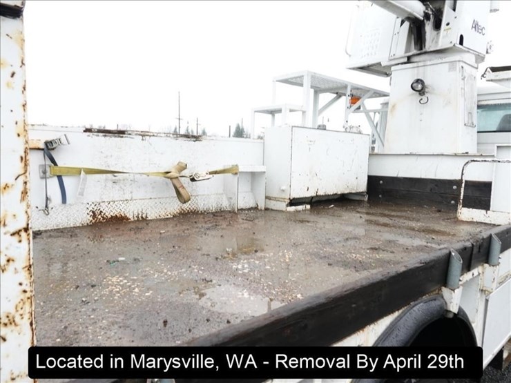 2003-freightliner-fl80-image-3