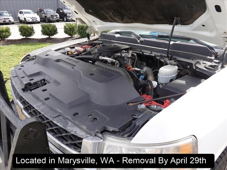 2011-chevrolet-3500-image-30