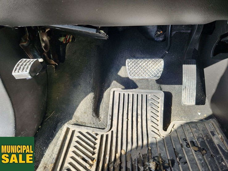 2015-chevrolet-equinox-lt-image-23