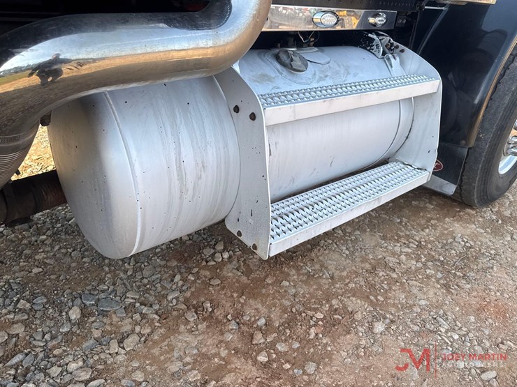 1999-peterbilt-357-image-14