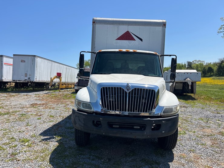 2008-international-durastar-4300-image-2