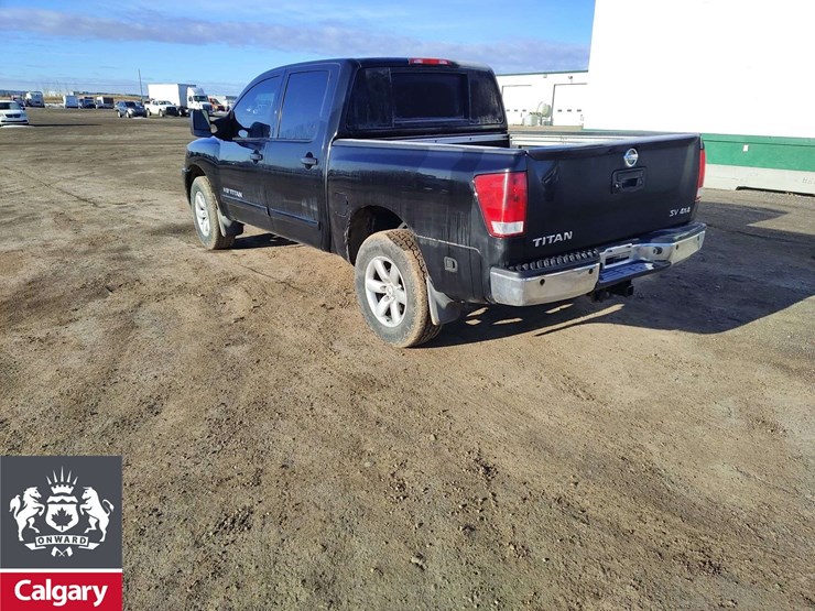 2015-nissan-titan-image-3