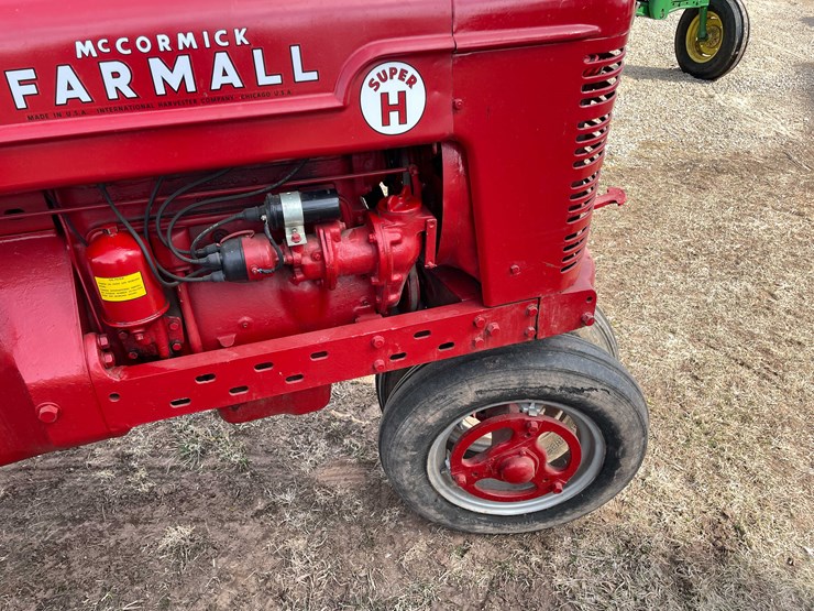 #122-•-ih-mccormick-farmall-tractor-(fremont,-wi)-image-26