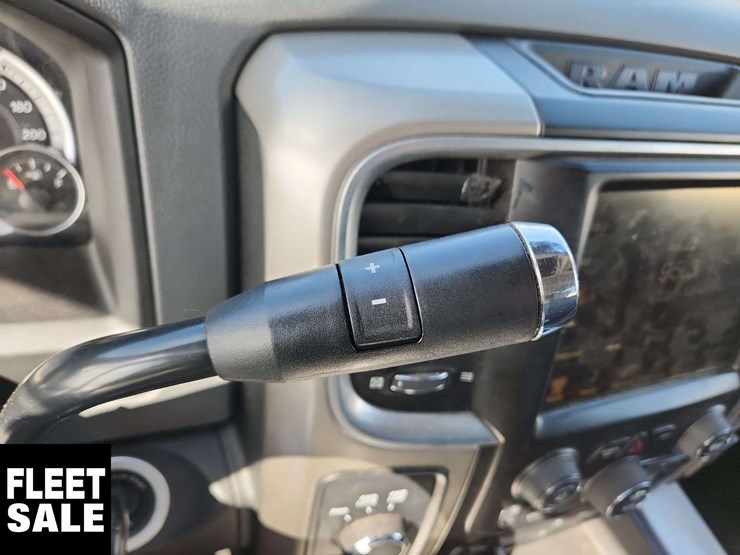 2015-dodge-2500-image-9