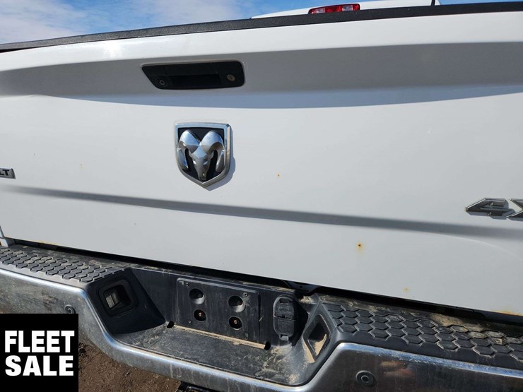 2015-dodge-2500-image-36