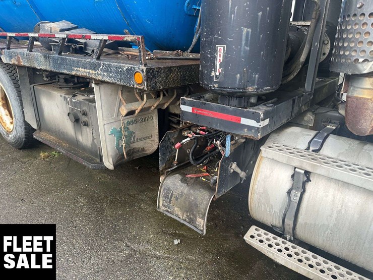 2005-kenworth-t800-image-6