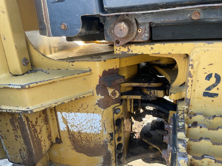 2008-caterpillar-553-image-16