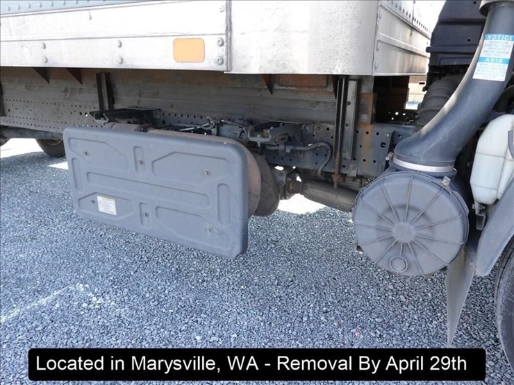 2014-isuzu-nqr-image-23