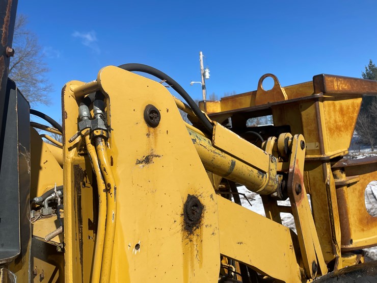 2008-caterpillar-553-image-28