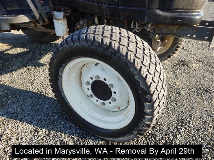 2003-new-holland-tc33d-image-12