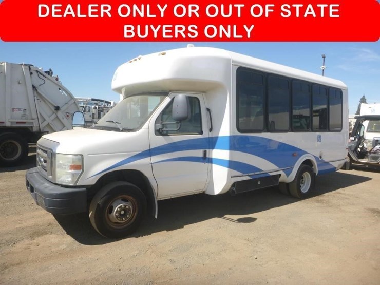 2014-ford-e450-image-1