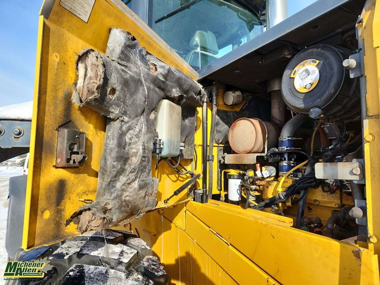 2015-deere-644k-image-16