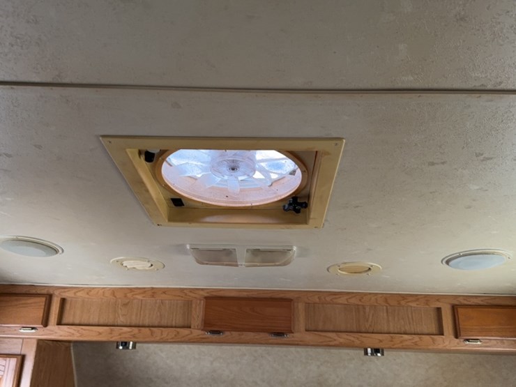 #3002-•-2006-rockwood-28'-5th-wheel-camper-image-35