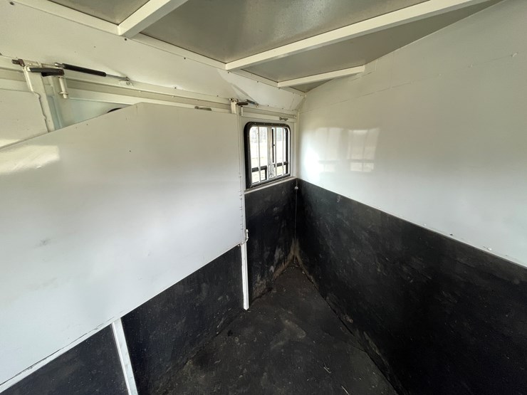 #292-•-2005-trails-west-classic-horse-trailer-(has-mn-title-in-delay)(scandia,-mn)-image-27