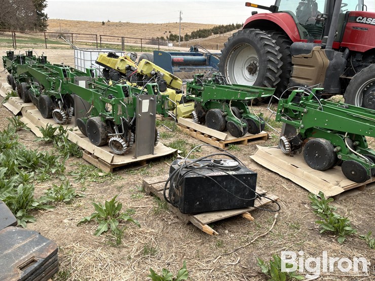 john-deere-12-image-7