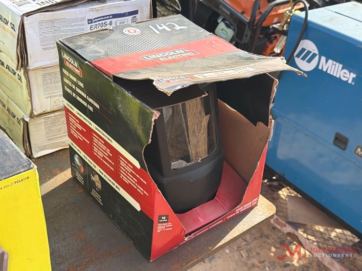 unused-lincoln-electric-welding-hood-image-1