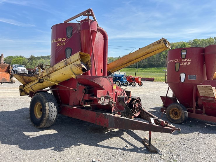 new-holland-359-image-1