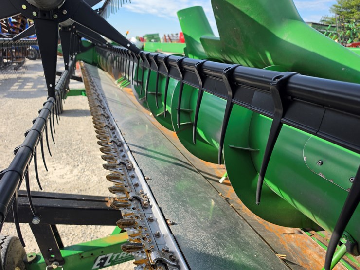 2013-john-deere-625f-image-14