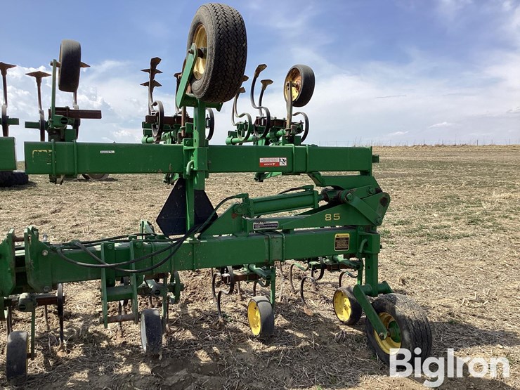 john-deere-85-image-18
