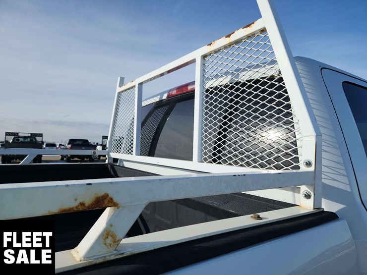 2018-dodge-3500-image-32