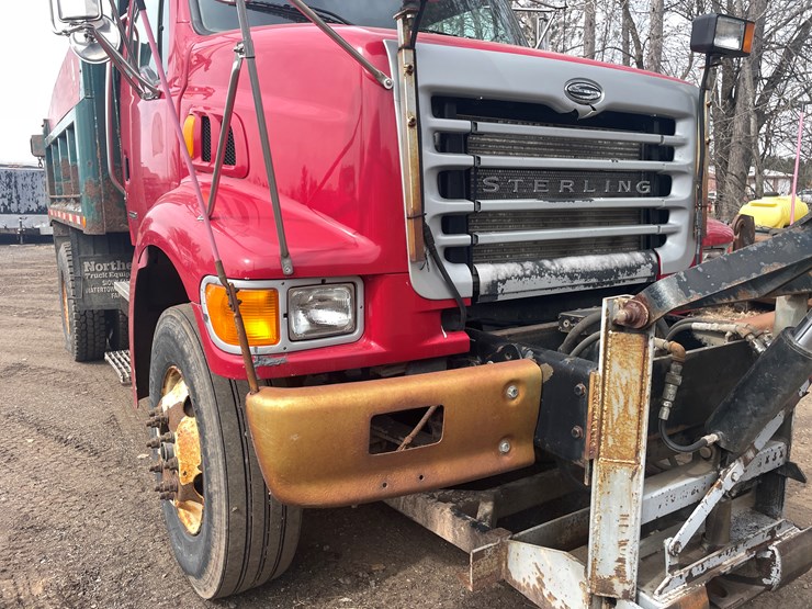 #212-•-2005-sterling-dump-truck-(has-mn-title)-(mora,-mn)-image-6