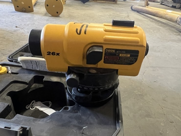 dewalt-dw096-automatic-laser-level-image-3