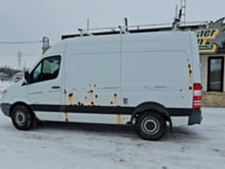 2011-mercedes-benz-sprinter-2500-image-5