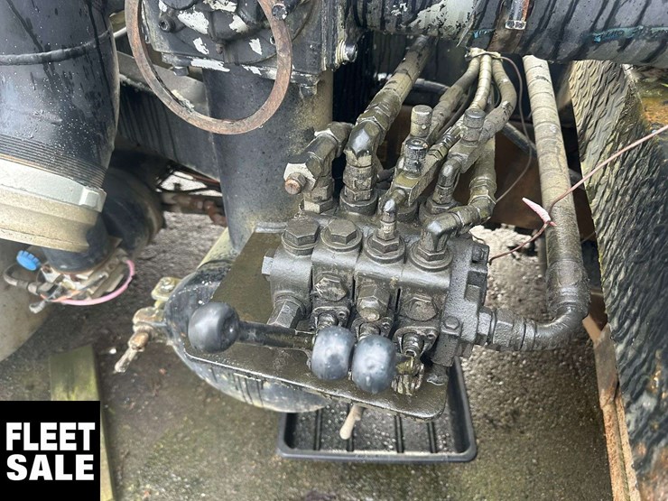 2005-kenworth-t800-image-18