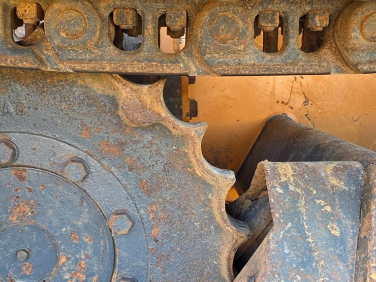 2013-case-850m-image-34