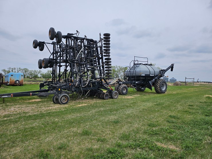 seller-#19.--52’-flex-coil-air-seeder-5000-w/-3450-cart-image-2