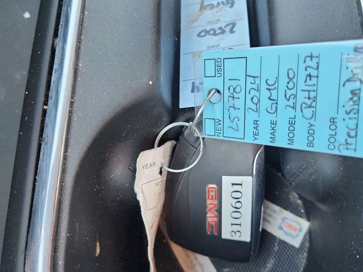 2024-gmc-sierra-2500hd-image-26