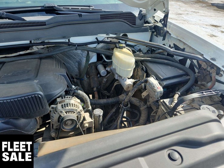 2015-chevrolet-silverado-3500hd-image-29