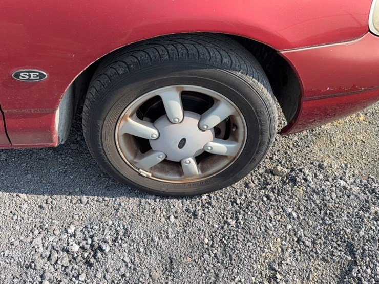 #4023-•-1999-ford-contour-sedan-image-5