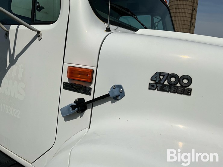 2000-international-4700-image-14