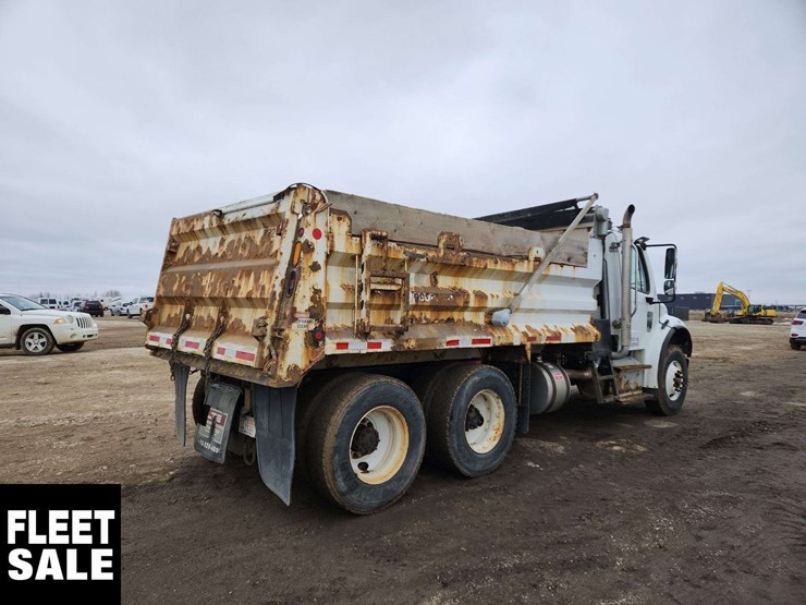 2018-freightliner-m2-106-image-3