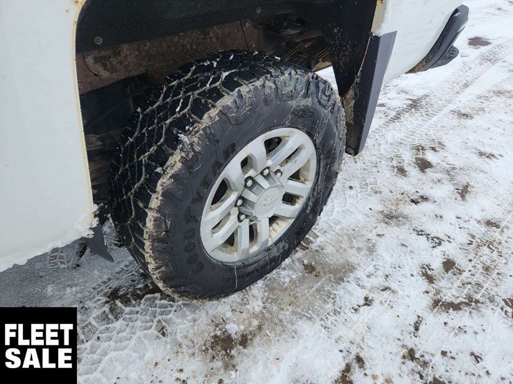 2016-chevrolet-silverado-3500hd-image-29