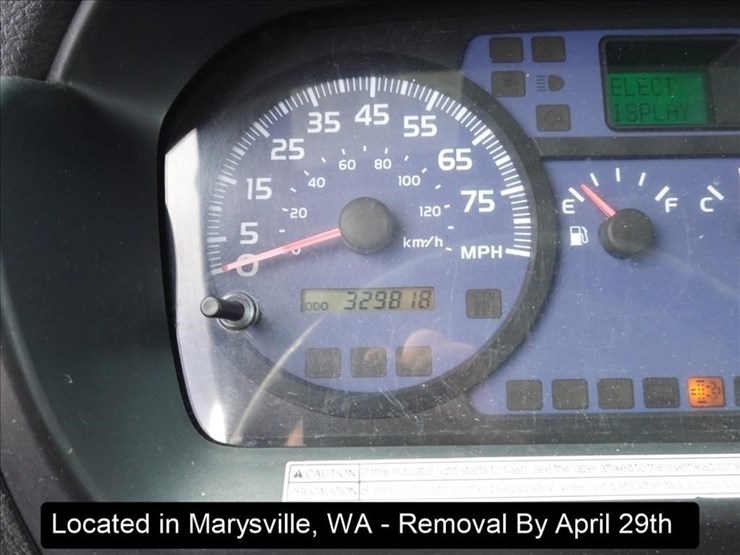 2009-hino-268-image-11