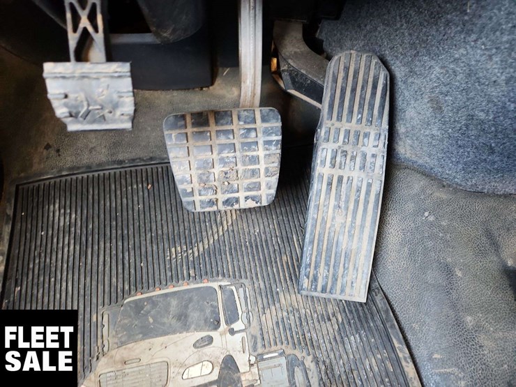 2020-freightliner-m2-106-image-15