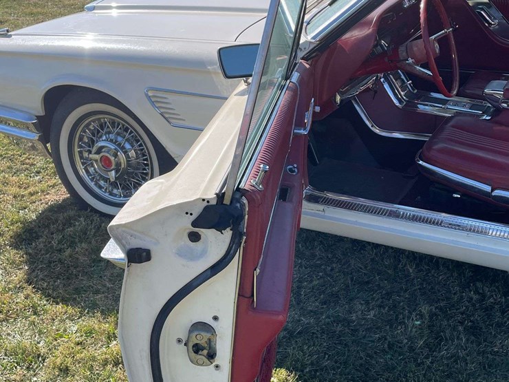 1965-ford-thunderbird-image-48