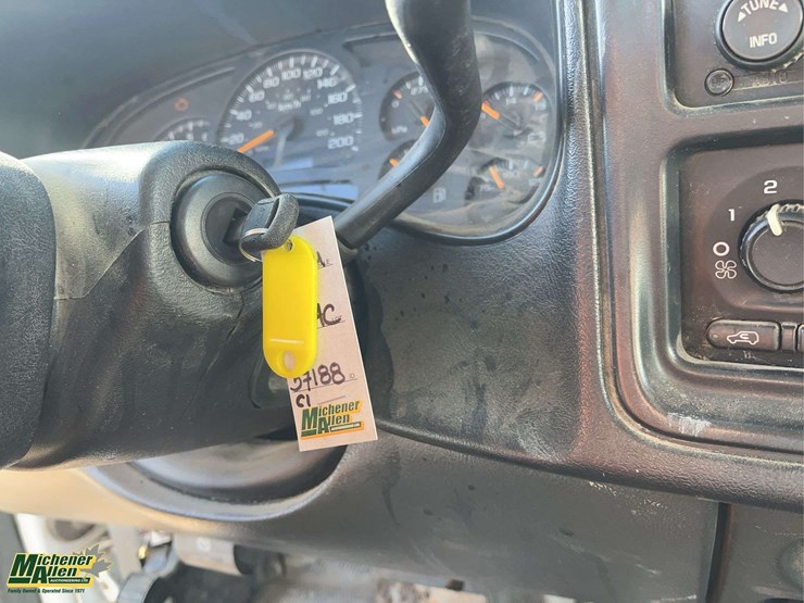 2005-chevrolet-silverado-3500-image-19