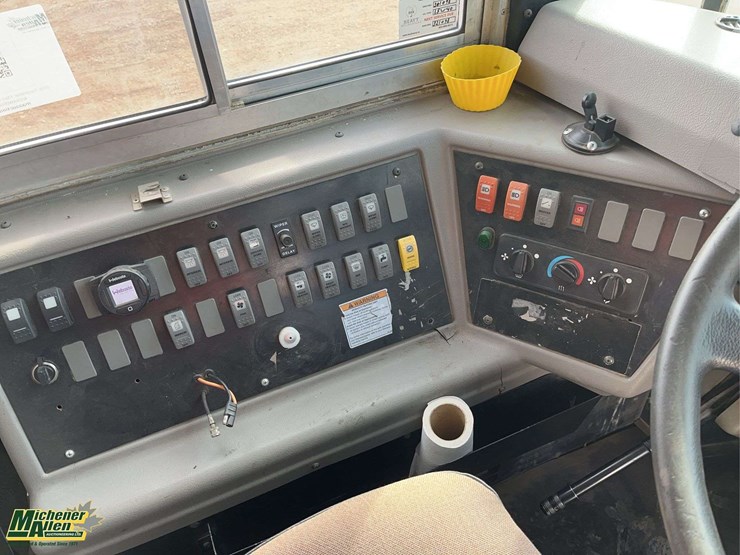 2006-freightliner-fs65-image-19