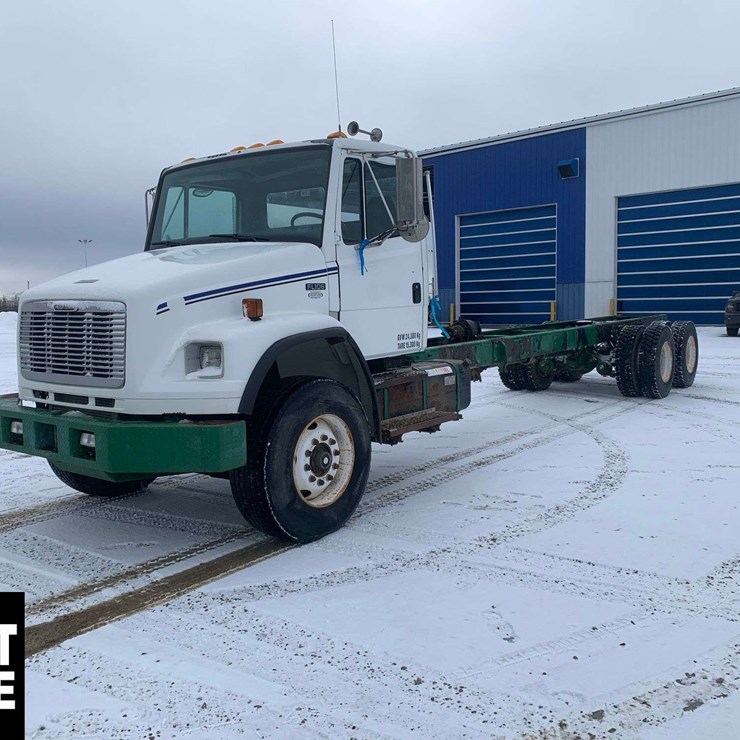 2003 FREIGHTLINER FL106