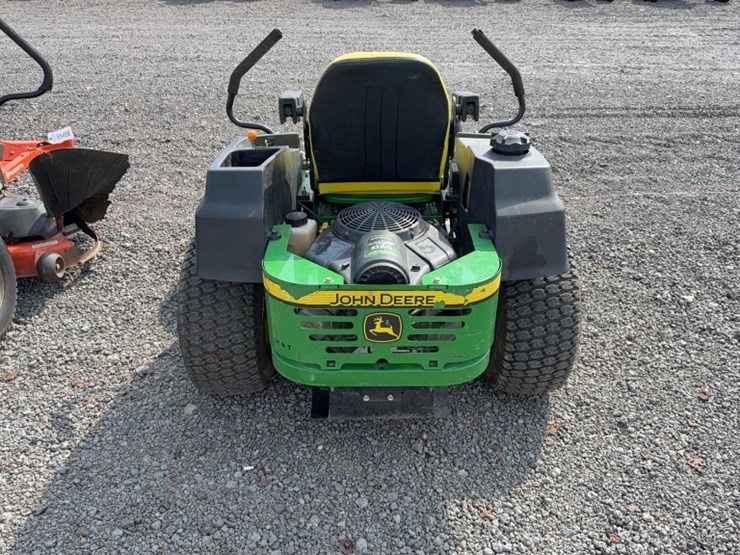 #4063-•-john-deere-eztrak-zero-turn-mower-image-9