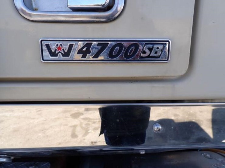2017-western-star-4700sb-image-9