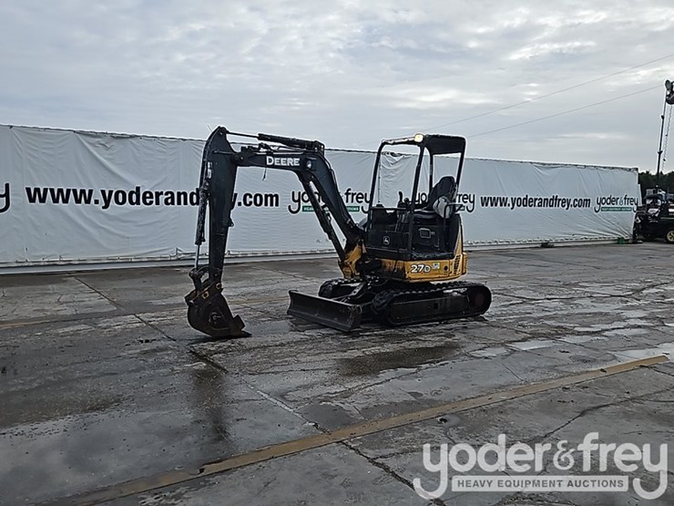 2015-deere-27d-image-2