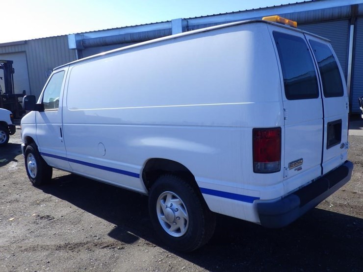 2011-ford-cargo-image-5