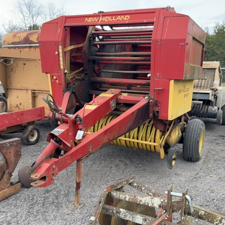 NEW HOLLAND 848