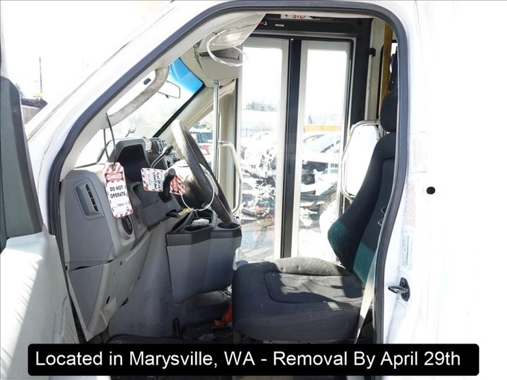 2009-ford-e450-image-4