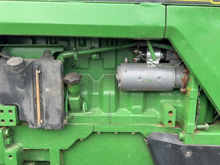 john-deere-8300-image-15