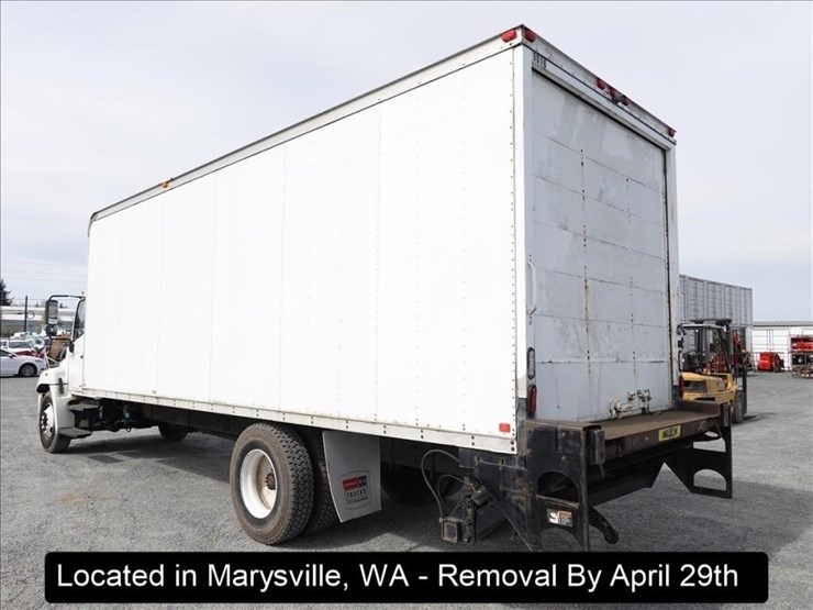 2009-hino-268-image-15